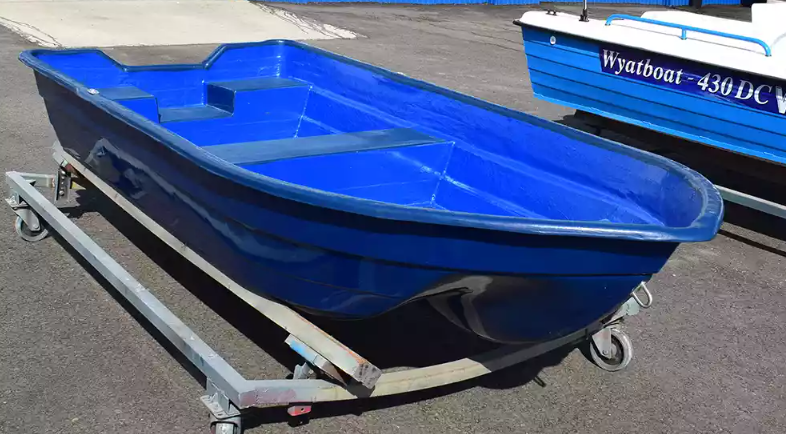 Стеклопластиковая лодка Neman-340 (тримаран) в Челябинске