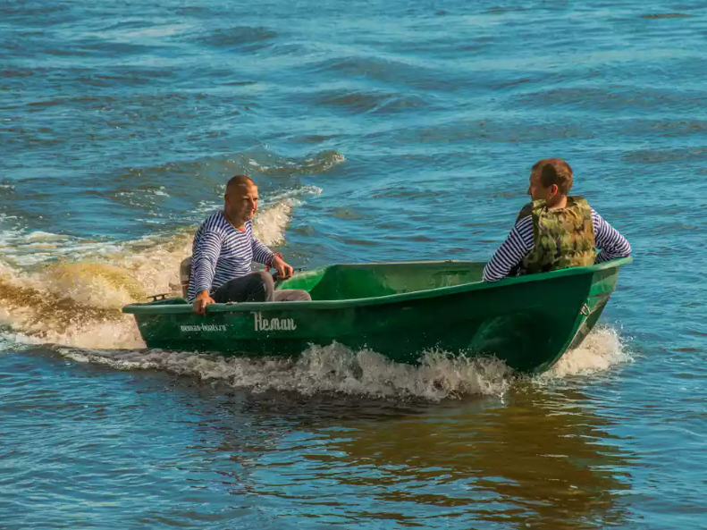 Стеклопластиковая лодка Neman-340 (тримаран) в Челябинске