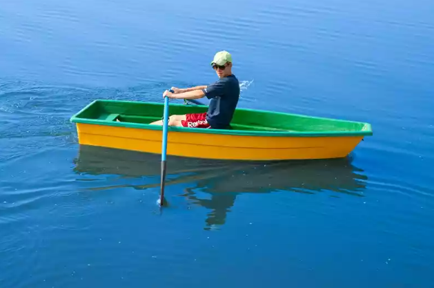 Стеклопластиковая лодка Малютка в Челябинске