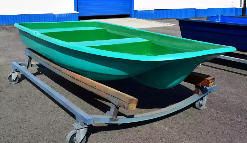 Стеклопластиковая лодка Старт (тримаран) в Челябинске