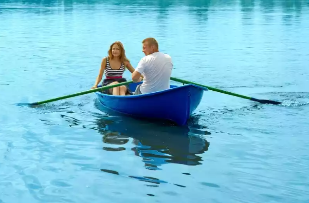 Стеклопластиковая лодка Дельфин в Челябинске