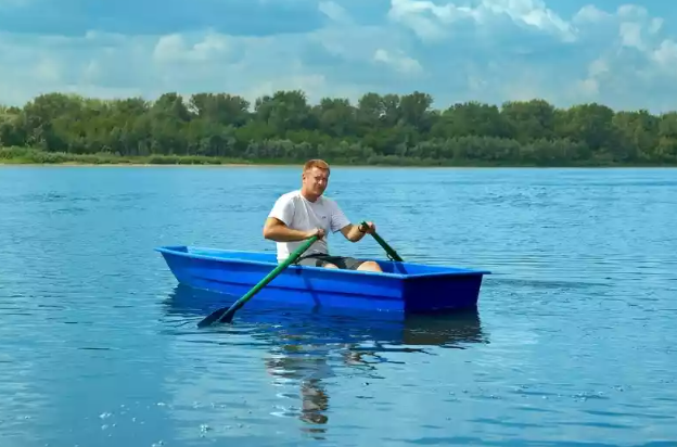 Стеклопластиковая лодка Малютка в Челябинске