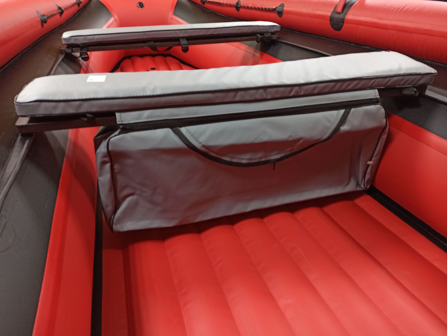 КОМПЛЕКТ МЯГКИХ НАКЛАДОК С СУМКОЙ ДЛЯ ЛОДОК 90Х20 СЕРЫЙ в Челябинске