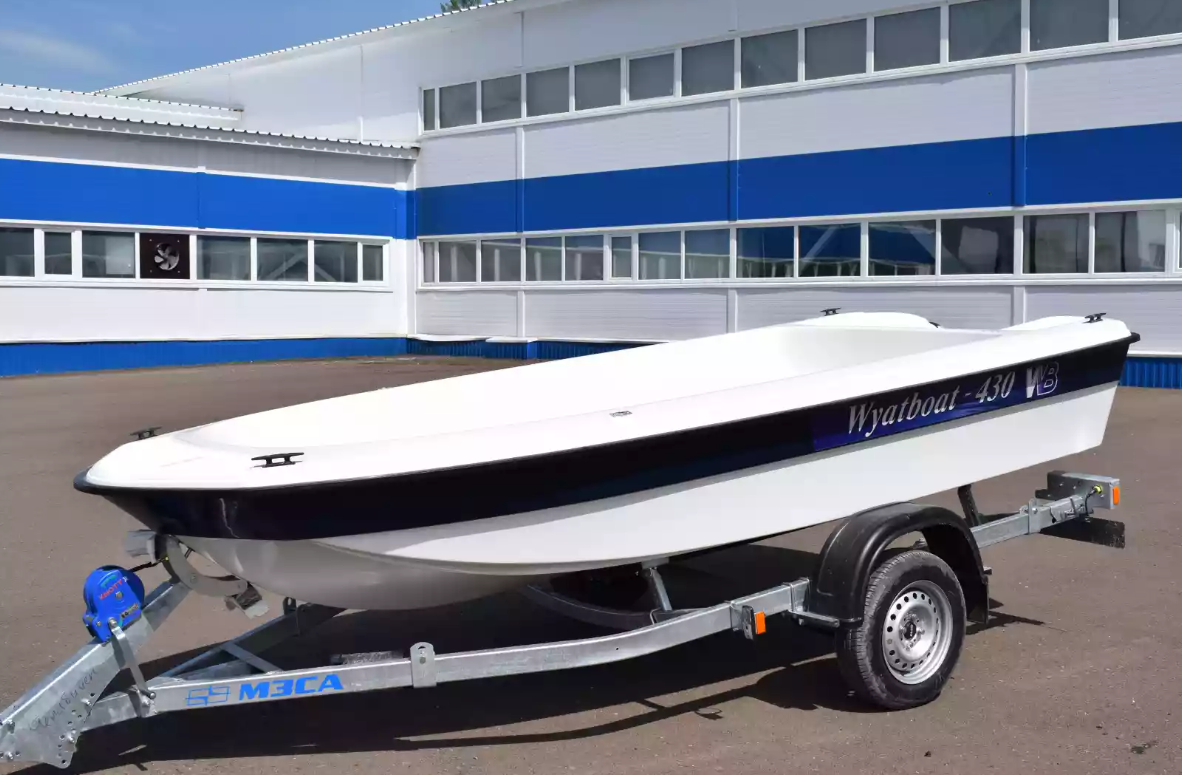 Стеклопластиковая лодка Wyatboat 430 тримаран в Челябинске
