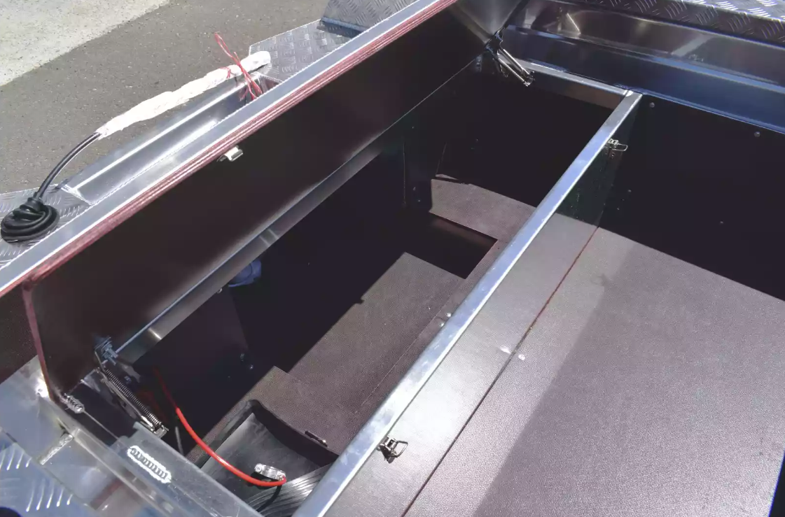 Алюминиевая лодка Wyatboat-390 DCM в Челябинске