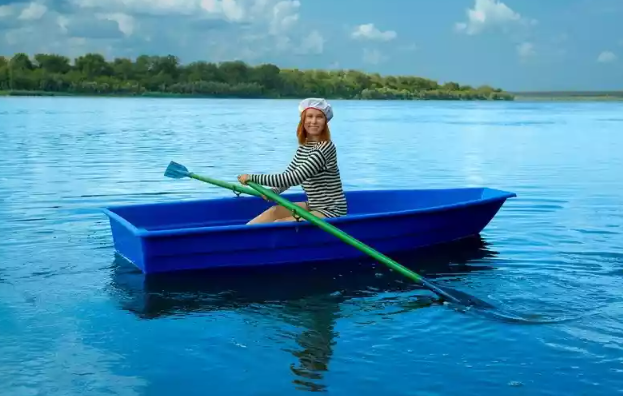 Стеклопластиковая лодка Малютка в Челябинске