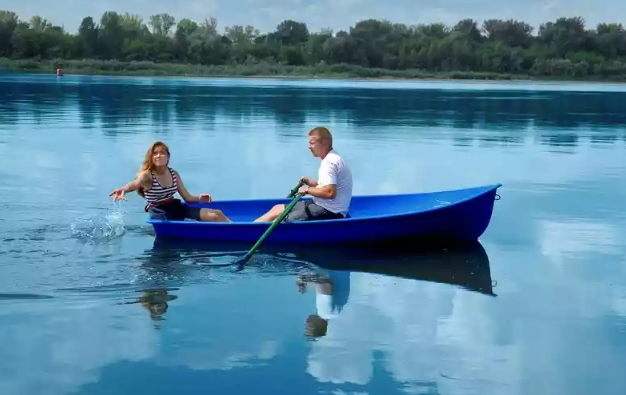 Стеклопластиковая лодка Дельфин в Челябинске