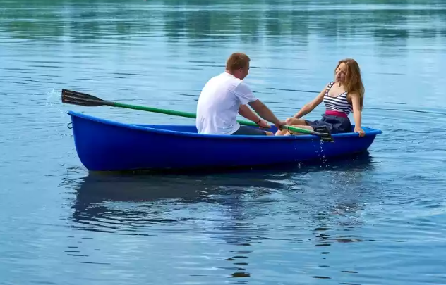 Стеклопластиковая лодка Дельфин в Челябинске