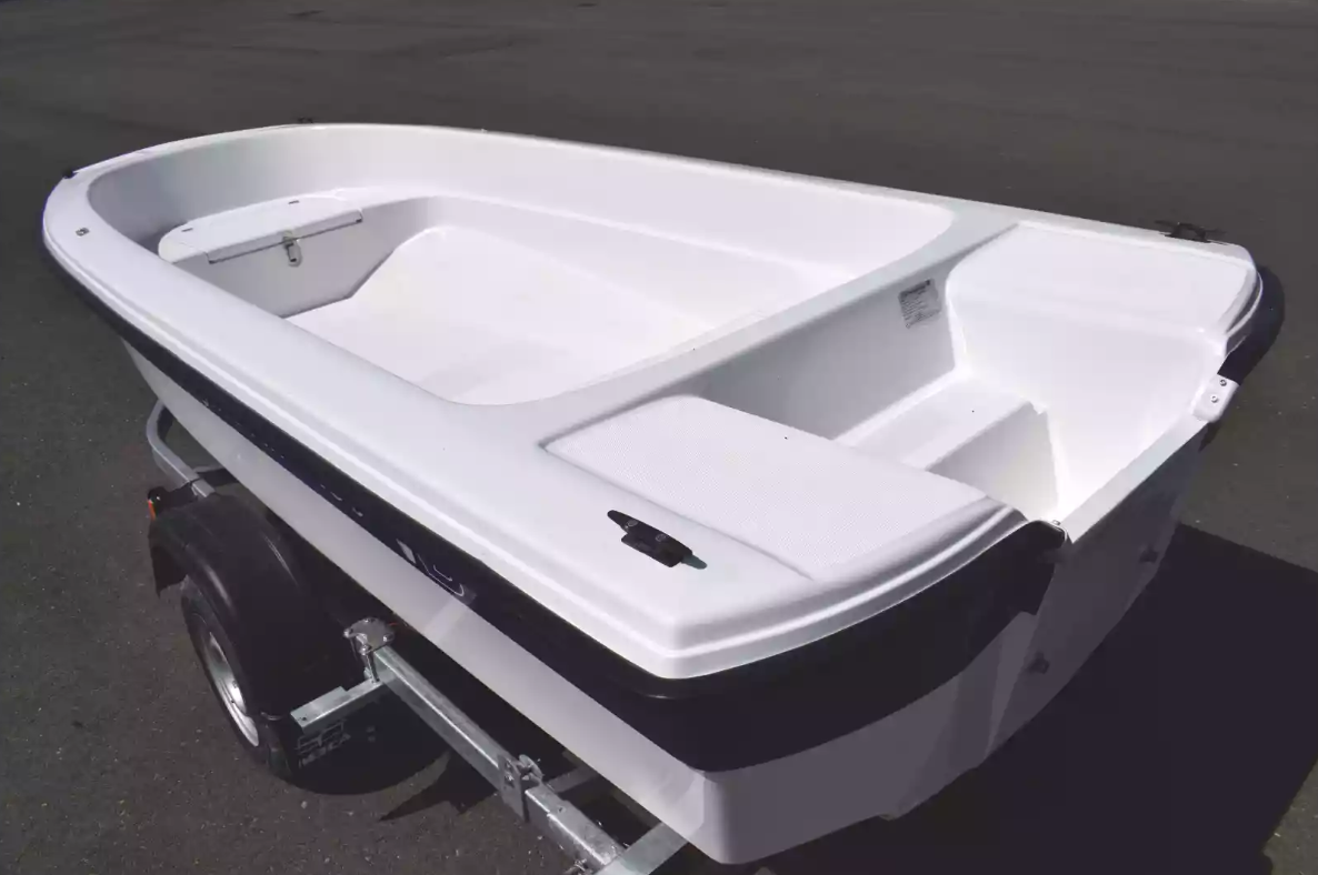 Стеклопластиковая лодка Wyatboat 430 тримаран в Челябинске