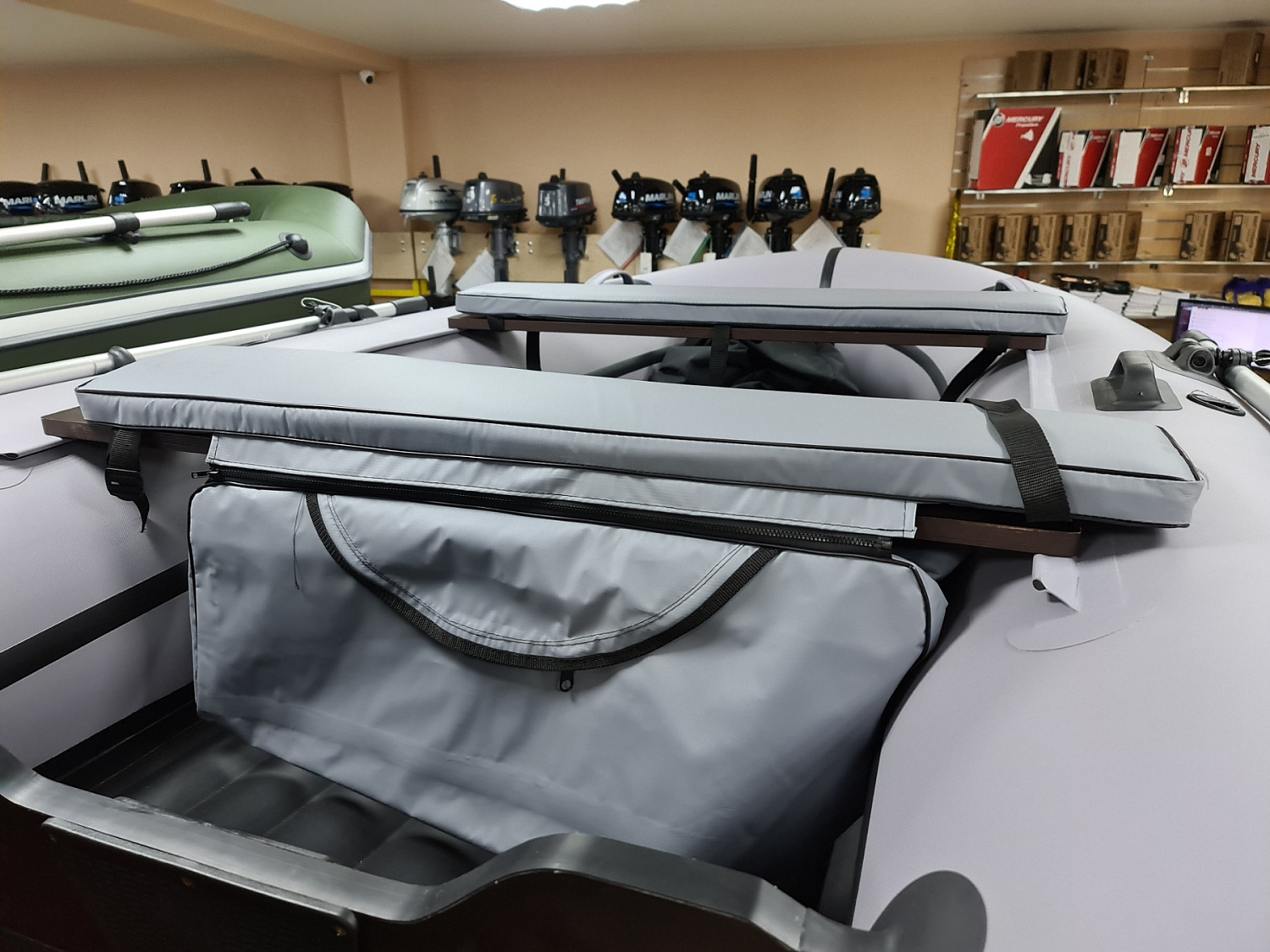 КОМПЛЕКТ МЯГКИХ НАКЛАДОК С СУМКОЙ ДЛЯ ЛОДОК 90Х20 СЕРЫЙ в Челябинске