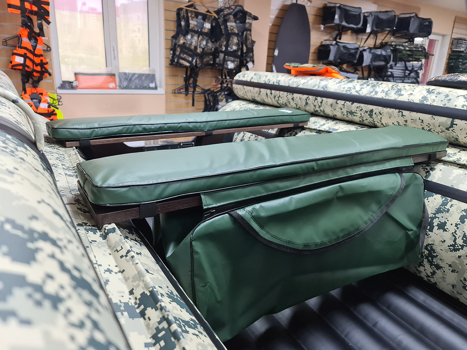 КОМПЛЕКТ МЯГКИХ НАКЛАДОК С СУМКОЙ ДЛЯ ЛОДОК 110Х20 ЗЕЛЕНЫЙ в Челябинске